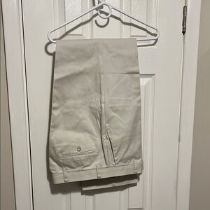 Dockers Cream Chinos (size 34x34)